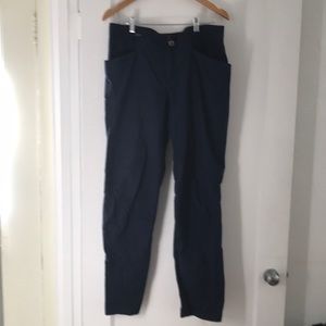 Patagonia women's navy rock pants